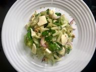 Осенний салат с&nbsp;моцареллой и&nbsp;грецкими орехами: легкий и&nbsp;вкусный