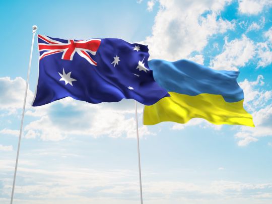 прапори України та Австралії