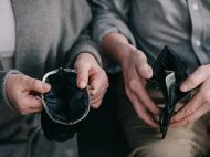 Международные организации выплатят денежную помощь пенсионерам: кто может на&nbsp;нее рассчитывать