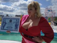&laquo;Найбільші груди України&raquo; Міла Кузнєцова показала, через що&nbsp;насправді вибухнув Кримський міст