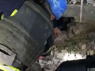 Дивовижне визволення: у&nbsp;Запоріжжі з-під завалів врятували родину з&nbsp;дитиною (відео)