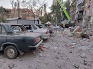 Стало відомо про щонайменше одного загиблого внаслідок ранкового обстрілу Миколаєва (фото, відео)
