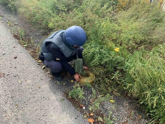 Сапер та міна