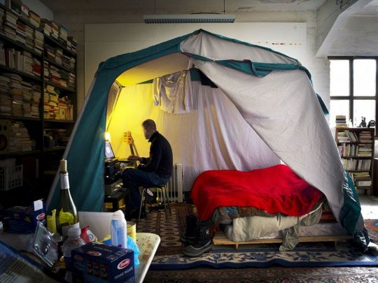«Поставьте в комнате небольшую палатку»: как сэкономить зимой на использовании света и тепла