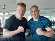 Тренер ексчемпіона світу з&nbsp;боксу Повєткіна вбиває на&nbsp;фронті українців
