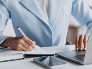 &laquo;Папірці&raquo; більше не&nbsp;потрібні: переселенці зможуть оформити матеріальну допомогу за&nbsp;документами в&nbsp;&laquo;Дії&raquo;,&nbsp;&mdash; Мінсоцполітики