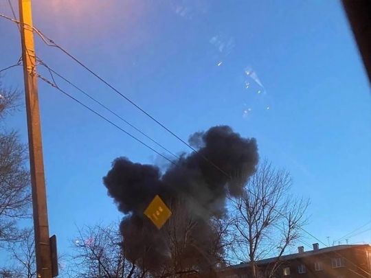 Ейск вдохновляет: военный самолёт упал на жилой дом в Иркутске (фото, видео)