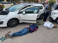 Брали до&nbsp;5,5 тисяч доларів з&nbsp;особи: під Києвом викрили схему переправлення ухилянтів за&nbsp;кордон