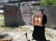 &laquo;Щось більш комічне придумати важко&raquo;: як&nbsp;в&nbsp;окупованому Маріуполі рашисти виганяли &laquo;демонів &bdquo;Азова&ldquo; та&nbsp;ЗСУ&raquo; (фото)
