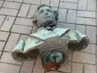 У&nbsp;Кличка обурилися знесенням пам'ятника Пушкіну у&nbsp;Києві та&nbsp;просять поліцію втрутитися
