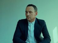 &laquo;Вціліла лише чавунна пічка&raquo;: Валерій Харчишин показав, як&nbsp;розбирає завали свого знищеного будинку