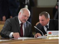 После смерти Макея Лукашенко распорядился заменить свою обслугу, а его детям предоставлена дополнительная охрана, - Невзлин