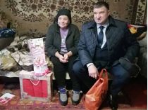 За погибшего сына – торт: в россии вручили подарки родственникам рашистов