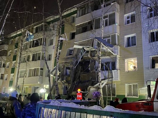 Дом в Нижневартовске после взрыва