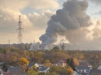 Сильна пожежа на електропідстанції у Дніпрі: багато людей залишилося без світла (фото, відео)