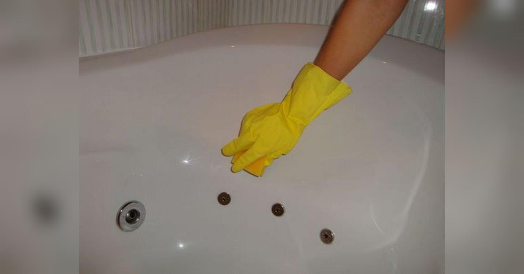 Чем отмыть желтое в ванной. Чугунная ванна желтизна. Желтый налет в ванной. Отмывать желтизну ванной. Очистить ванну от желтизны.