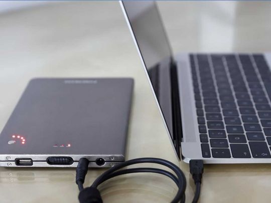 Як зарядити ноутбук від повербанку: що знадобиться
