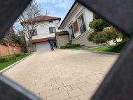 &laquo;Зовите на&nbsp;помощь прохожих&raquo;: что делать, когда вас начинают обыскивать на&nbsp;улице