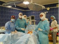 хірурги в операційній