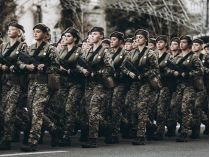 Виключно на добровільній основі: у Міноборони прояснили ситуацію з мобілізацією українок