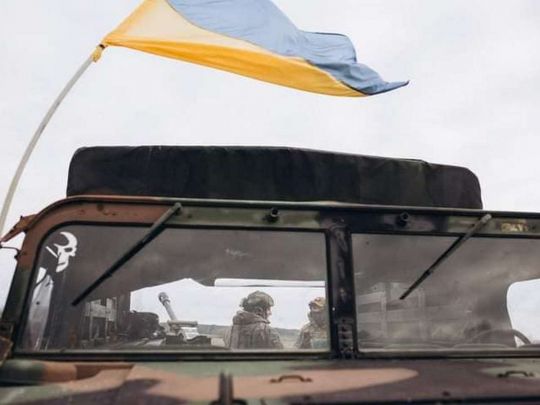 Флаг Украины и техника ВСУ