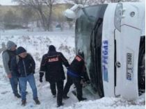 Смертельна ДТП у Туреччині: перекинувся автобус, загинули вісім людей