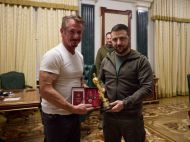 Шон Пенн снова приехал в&nbsp;Украину и&nbsp;оставил свой &laquo;Оскар&raquo; Зеленскому