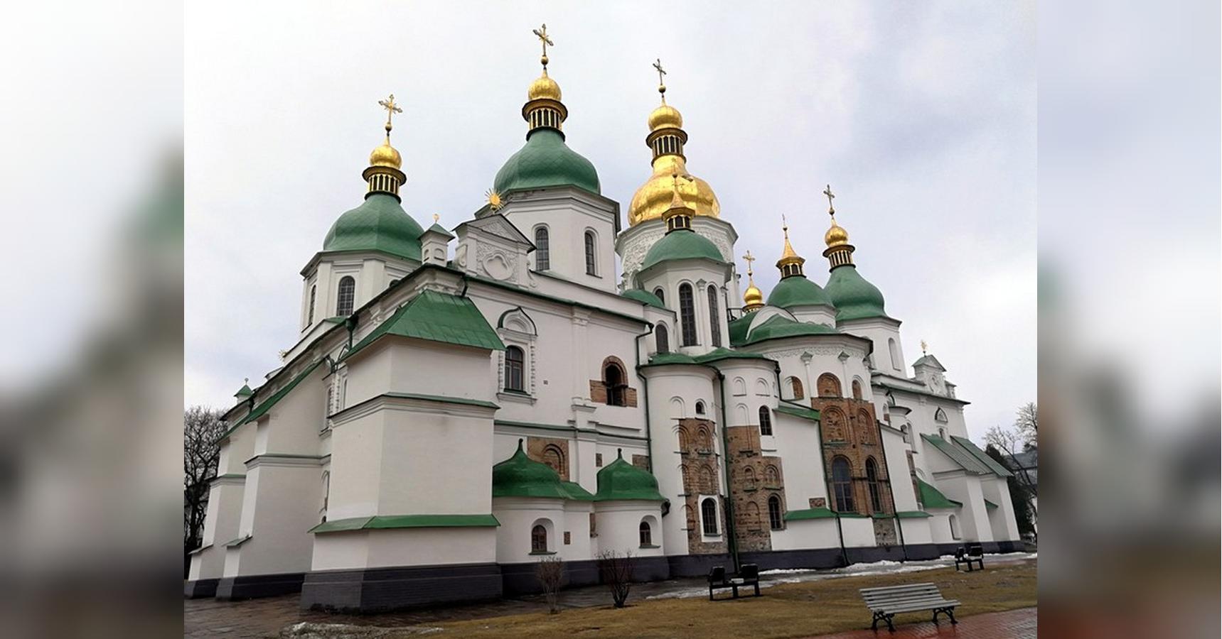 Свідчення про всі «24 лютого» в нашій історії на стінах Софійського собору: відкрилась виставка про російсько-українські війни ХІІ-ХХІ століть