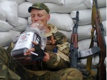 п’яний російський солдат