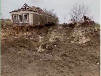 Зруйнований будинок