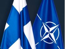 прапори НАТО та Фінляндії