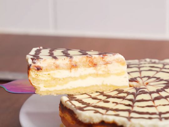 Венгерская королевская ватрушка: потрясающе вкусный и очень красивый пирог от известной блогерши-красавицы (видео)