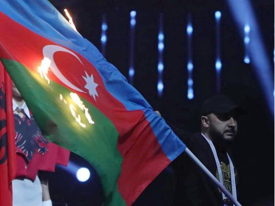 Пророссийские армяне, поддерживающие агрессию против Украины, сожгли флаг Азербайджана 