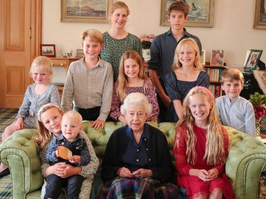 Елизавета II в кругу семьи