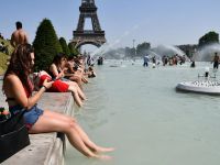 Спекотне літо у Парижі