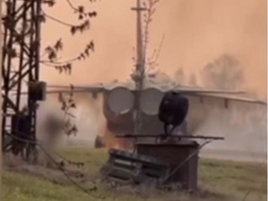 Літак, що горить в росії