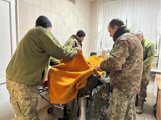 військові медики