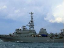 Дали прочуханку розвідникам путіна: невідомі дрони атакували у Чорному морі російський корабель