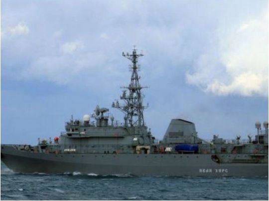 Дали взбучку разведчикам путина: неизвестные дроны атаковали в Черном море русский корабль