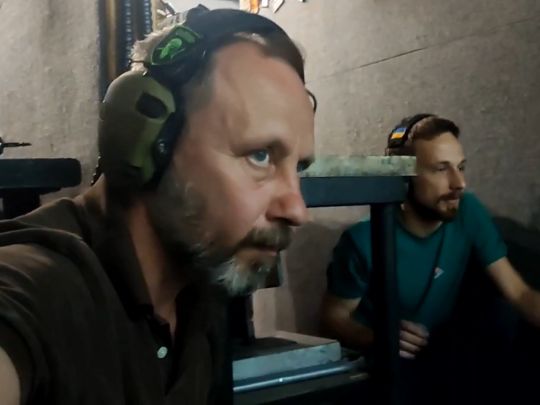 Андрей и Константин Павловские в тире во время испытаний робота «Янки»