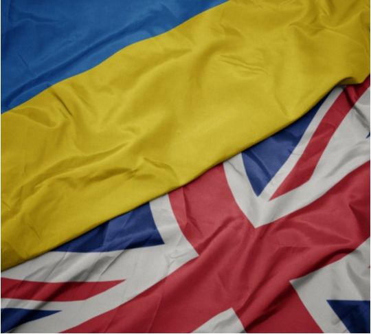 Флаги Украины и Великой Британии