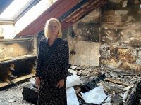 Юлия Безкоровайная в разрушенной взрывом квартире