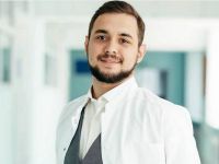 молодий лікар Дмитро Білий