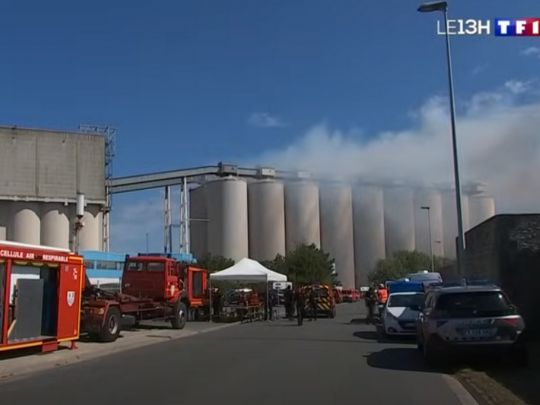 Пожар на зерновом терминале Ла-Паллис в порту Ла-Рошель 