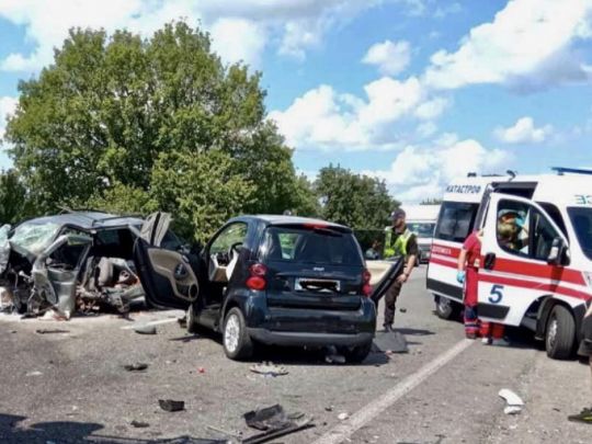 Трагедія біля села Деньги: троє людей загинули у великій автокатастрофі на Черкащині (фото)