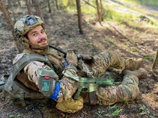 Доброволець з Британії 22-річний Семюел Ньюї