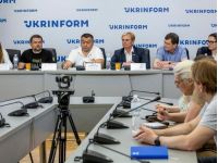 Громадські та організації родини ООН допомагають українцям боротися з ВІЛ в умовах війни