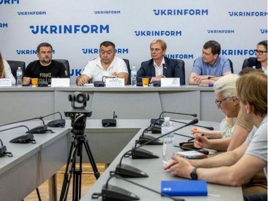 Громадські та організації родини ООН допомагають українцям боротися з ВІЛ в умовах війни