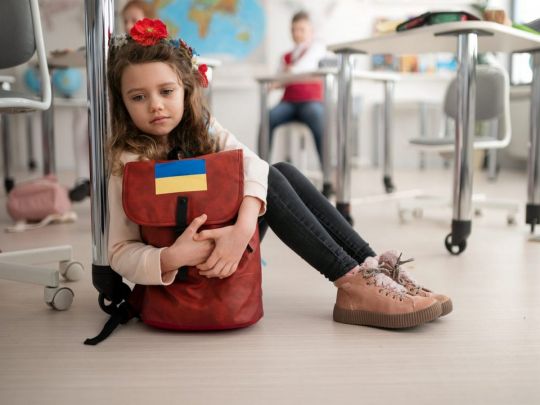 школьница из Украины за границей