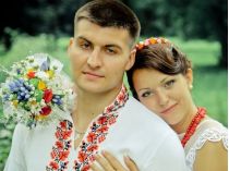 Денис Абдулін з дружиною